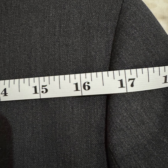 Brand new Banana Republic modern fit charcoal gray 3 piece suit - Picture 7 of 7